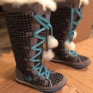 Worn Once Nike winter sneakers 7.5